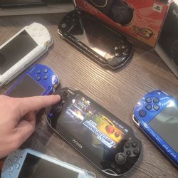 Psvita Sony COMES WITH EVERYTHING U NEED AND MORE 