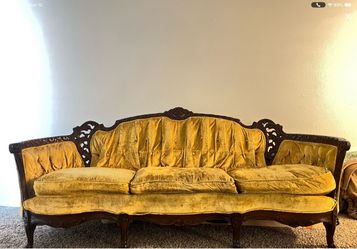 VICTORIAN ROCOCO REVIVAL STYLE TUFTED SOFA