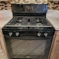 Whirlpool Gas Range Oven — Like New