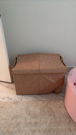 Toy bin