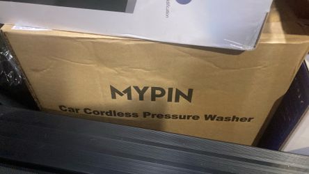 Car cordless pressure washer