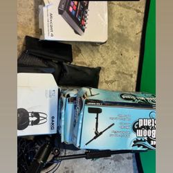 Whole Podcast Equipment Set Up 