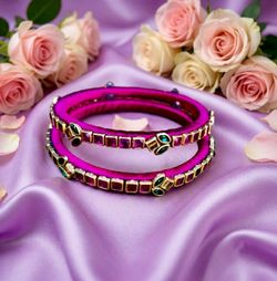 Gorgeous fashion bangle set