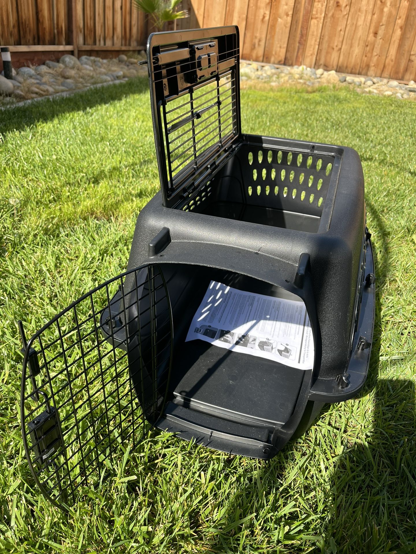 2 Door Kennel For Cats & Dogs Or Small Animals