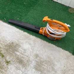 Black & Decker ™️ Leaf Blower