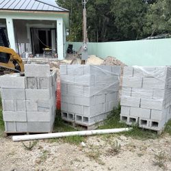 Vendo 3 Pallets De Bloques A 2.00 Cada Uno. 