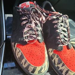 Solefly X Nike Air Jordan 1 Low OG black Red 