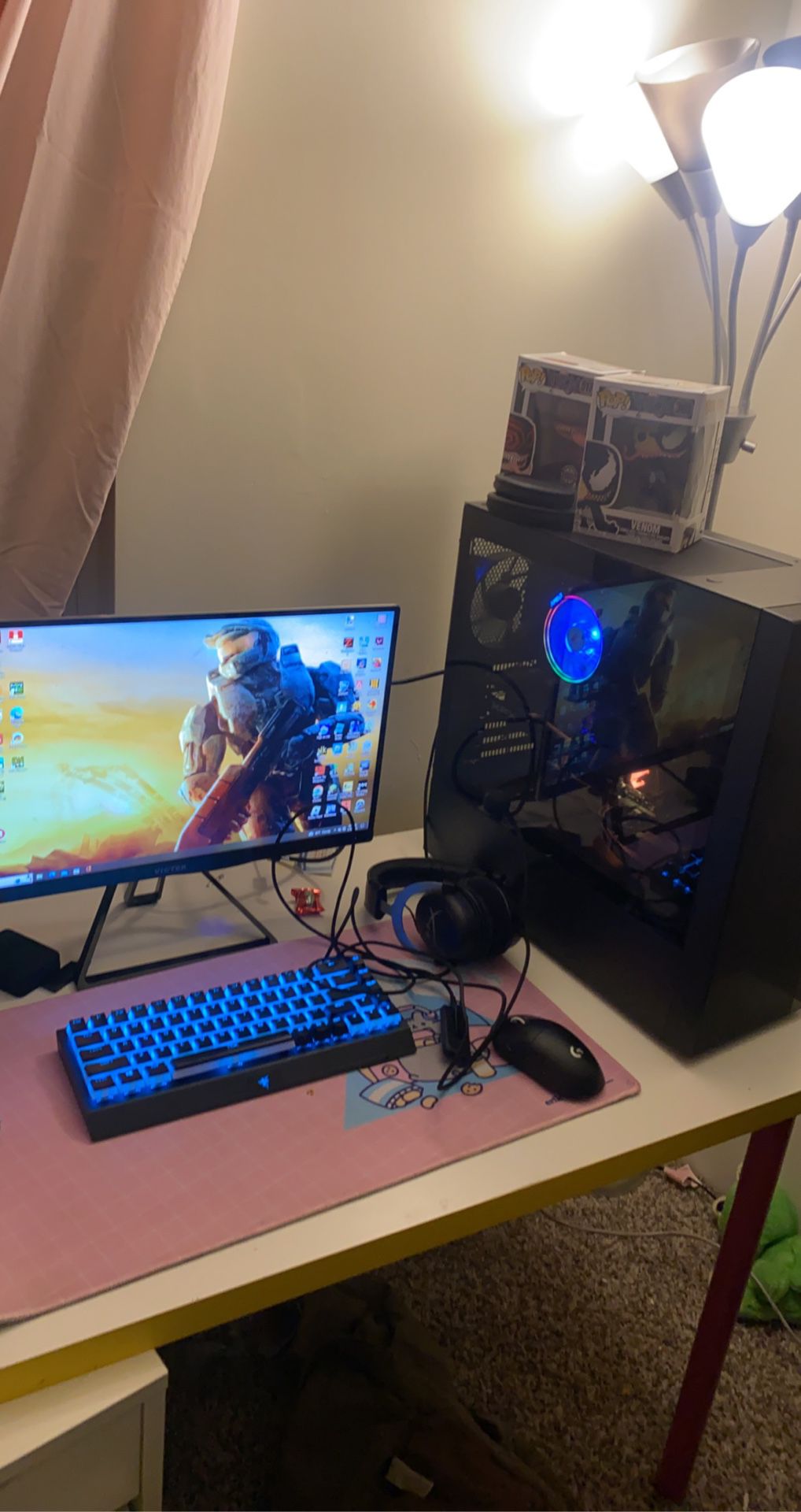 Gaming Pc,monitor, keyboard, and headset, mouse 