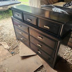 Dark Wood 7-Drawer Dresser