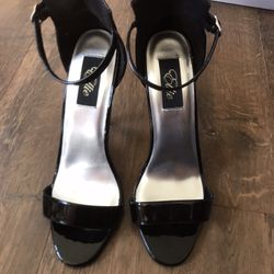 Woman’s Size 9 Shoe Brand New 