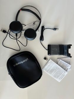 Wireless headphone with noise cancellation