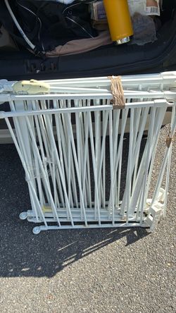 Baby gate for 2 car garage