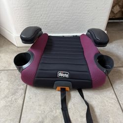 Chicco GoFit Plus Backless Booster Car Seat with Latch Attachment and Quick-Release Latch Removal, Travel Booster Seat for Car, Portable Car Booster S