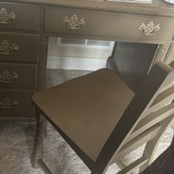 Olive green Vintage Deck With Chair 