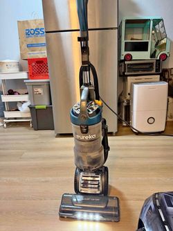 Eureka FloorRover Upright Vacuum Cleaner – Works Great
