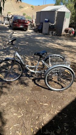 Tricycle (no chain) brand Schwinn