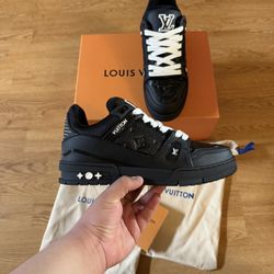 LV Trainers Triple Black