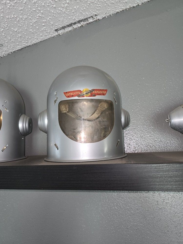 Rare Antique 1950's Mirro Satellite Explorer Space Helmet Made Of Alluminum.