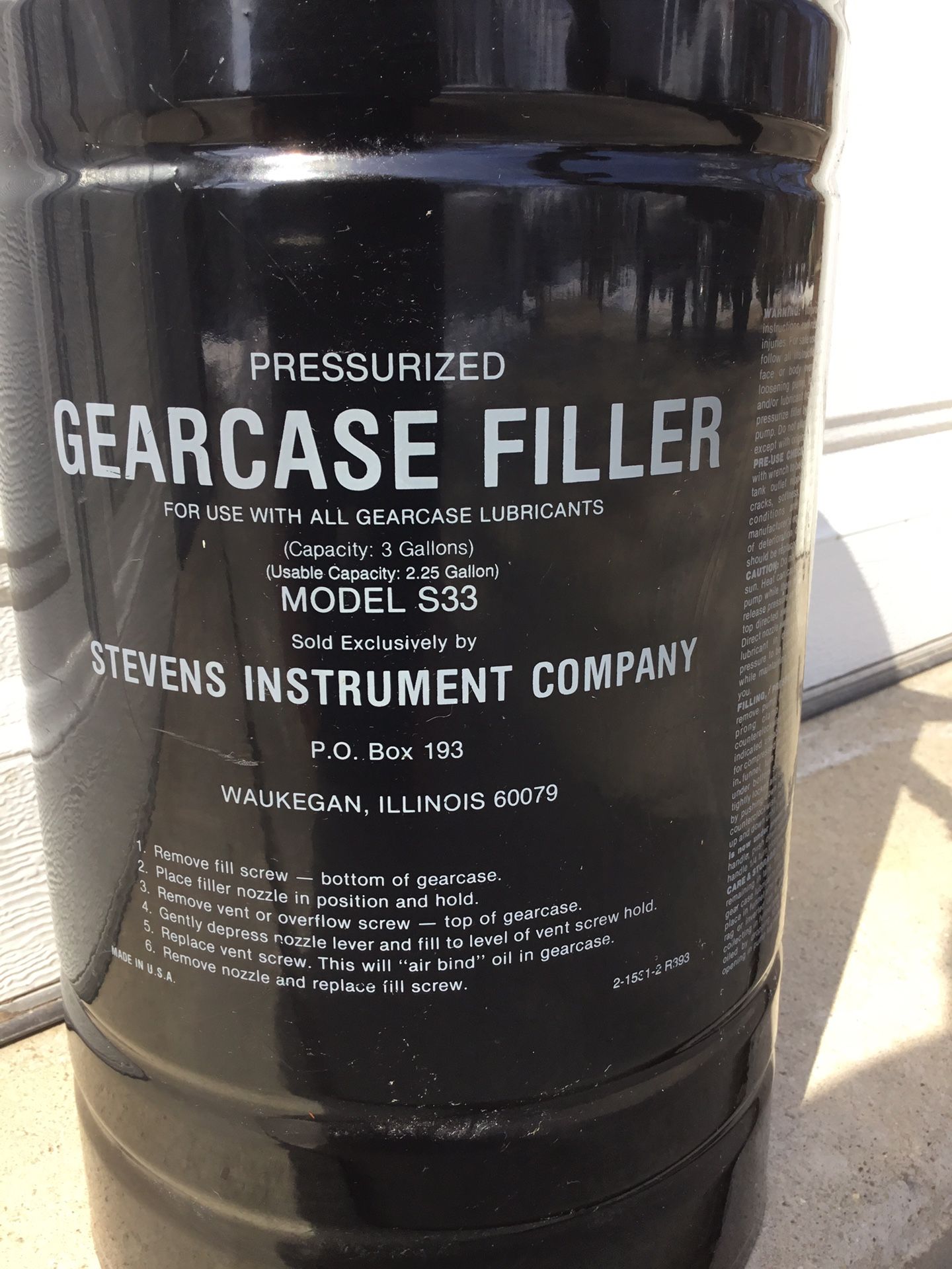 Gearcase Filler. (pressurized) , Model S33, by Stevens Instrument Company, Waukegan, Illinois
