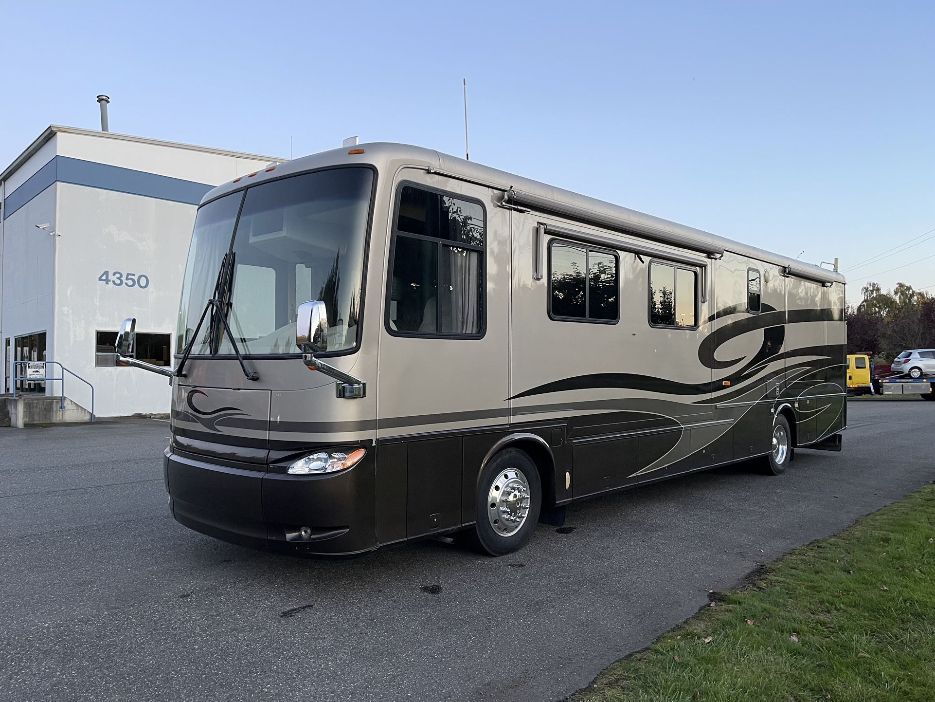 2005 Spartan Motorhome 4VZ