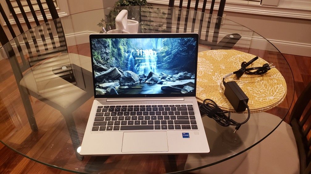 HP  Elite Book  640 G10 Laptop Intel  I7-1365U, 1.80 GHZ, WIN10, 16GB, 237 GB SSD HD

