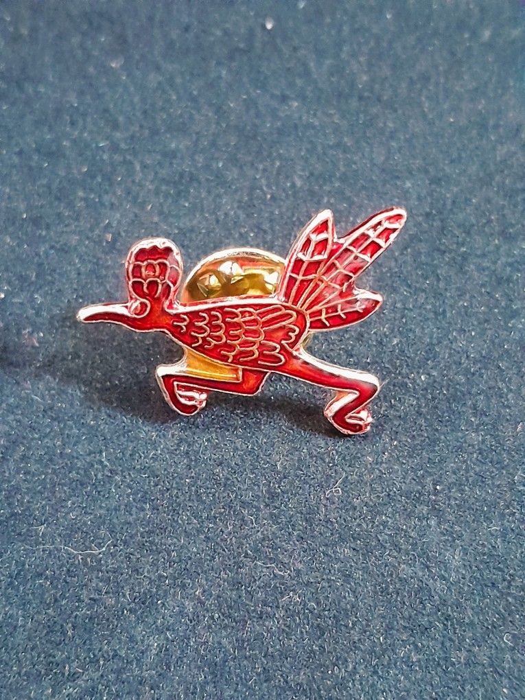 Vintage Road Runner Enamel Lapel Hat Tie Pin 