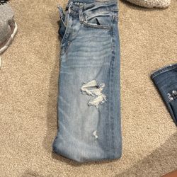 American Eagle ripped jeans 