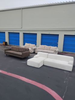 Sofa couch sectional modern - delivery available