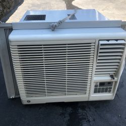 Very Good  Condition GE Air Conditioner 
