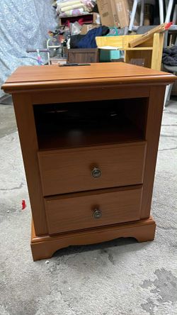 2-Drawer Nightstand with Charging Station Wood Rustic Bedside Tables