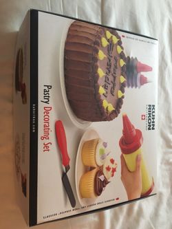 Party decorations set