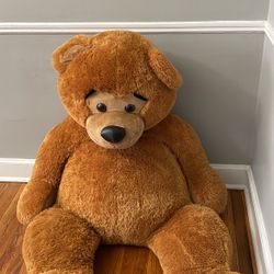 GIANT BEAR / OSO GIGANTE