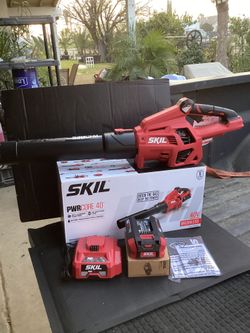 SKIL PWR CORE 40-VOLT 530-CFM 120-MPH BATTERY HANDHELD LEAF BLOWER 2.5 AH BATTERY AND CHARGER INCLUDED 