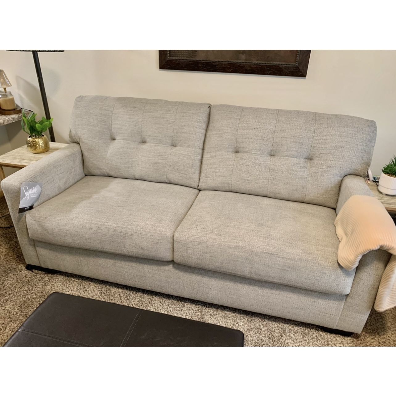Loveseat 