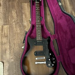 1977 Gibson Melody Maker w/ Case