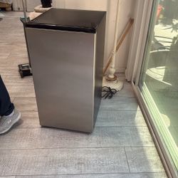 Small Refrigerator Olmos New