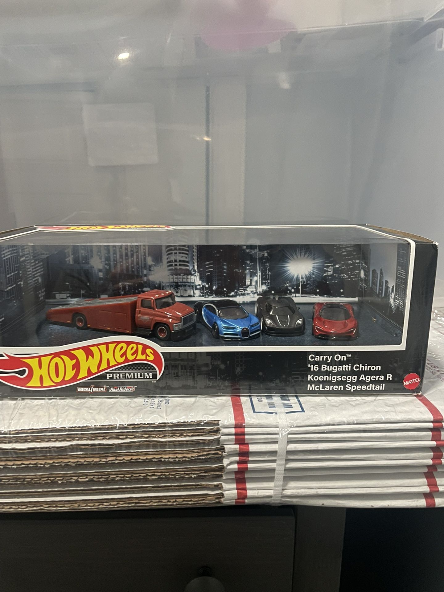 Hotwheels Carry On Diorama 