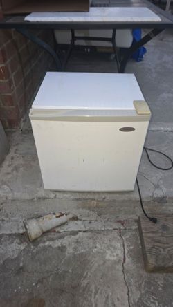 MINI FRIDGE