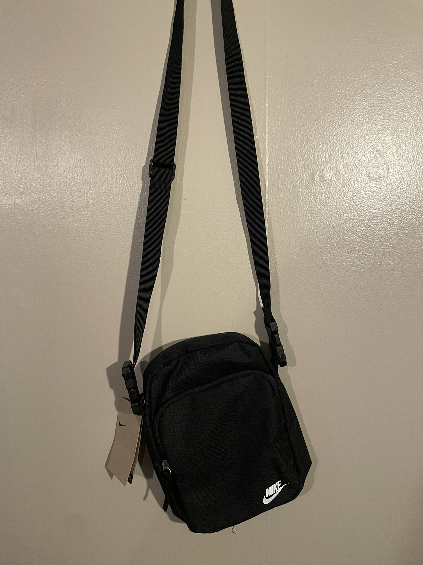 Nike Heritage Crossbody Bag (Black)