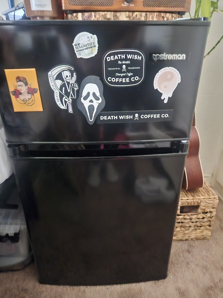 Mini Fridge Like New!