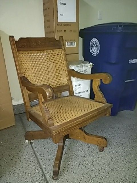 Oak Antique Wicker Office Chair For In Albuquerque Nm Offerup Oak Antique Wicker Office Chair Albuquerque