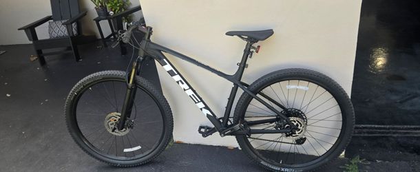 Trek x caliber 8 MTN bike