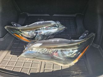 2016 toyota camry headlight