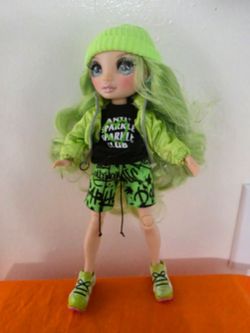 Rainbow High Jade Hunter Fashion Doll,Green-themed Rainbow High doll has long lime green hair and comes with a beanie, puffer jacket, graphic t-shirt,