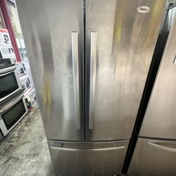 Whirlpool Stainless Steel French Door Refrigerator 33 In Wide 