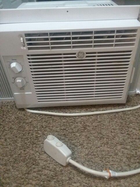 WINDOW AC UNIT 