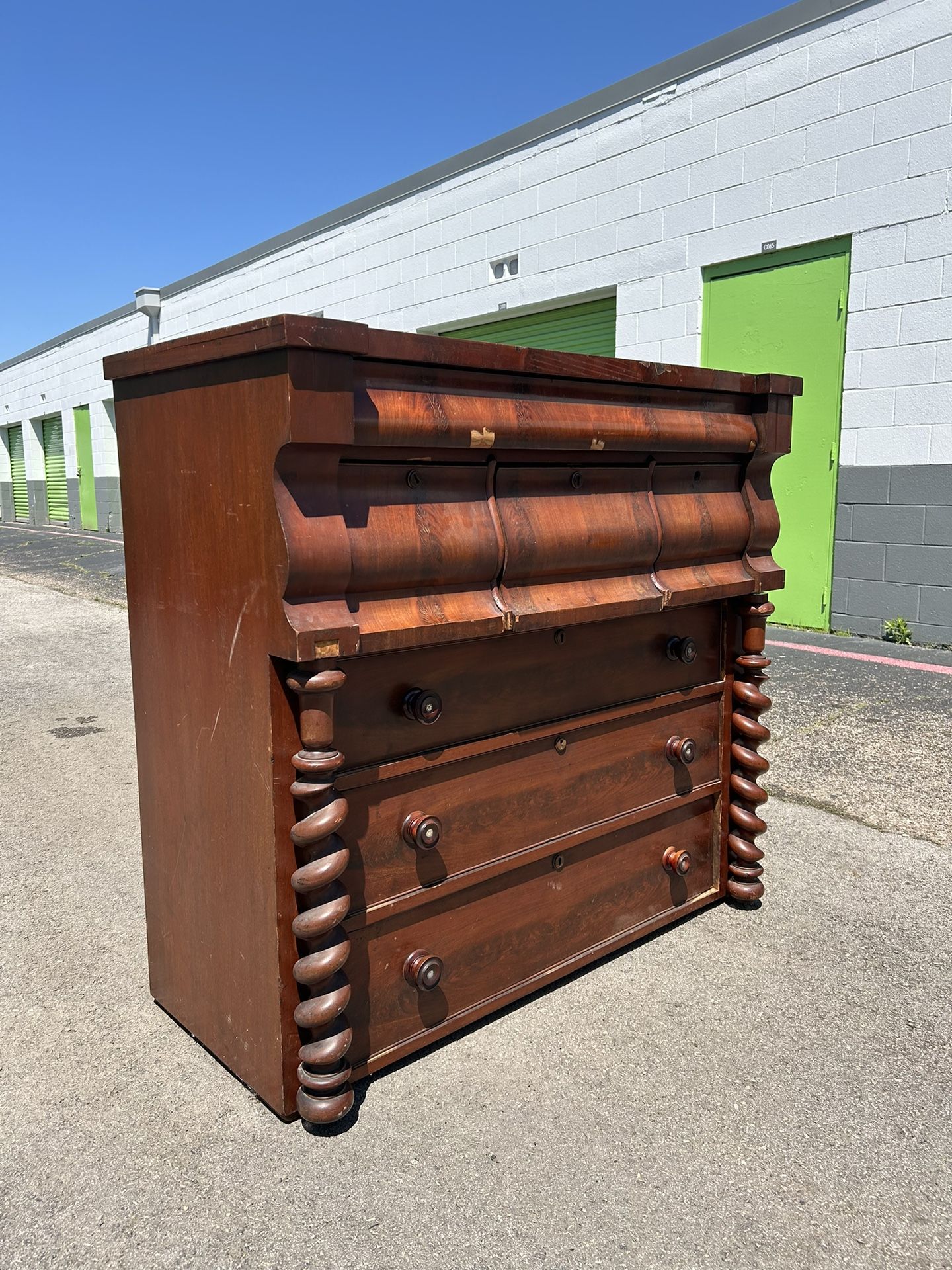 Project Antique Dresser