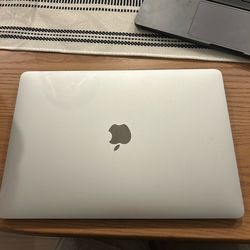 SELLING 2020 M1 MACBOOK AIR