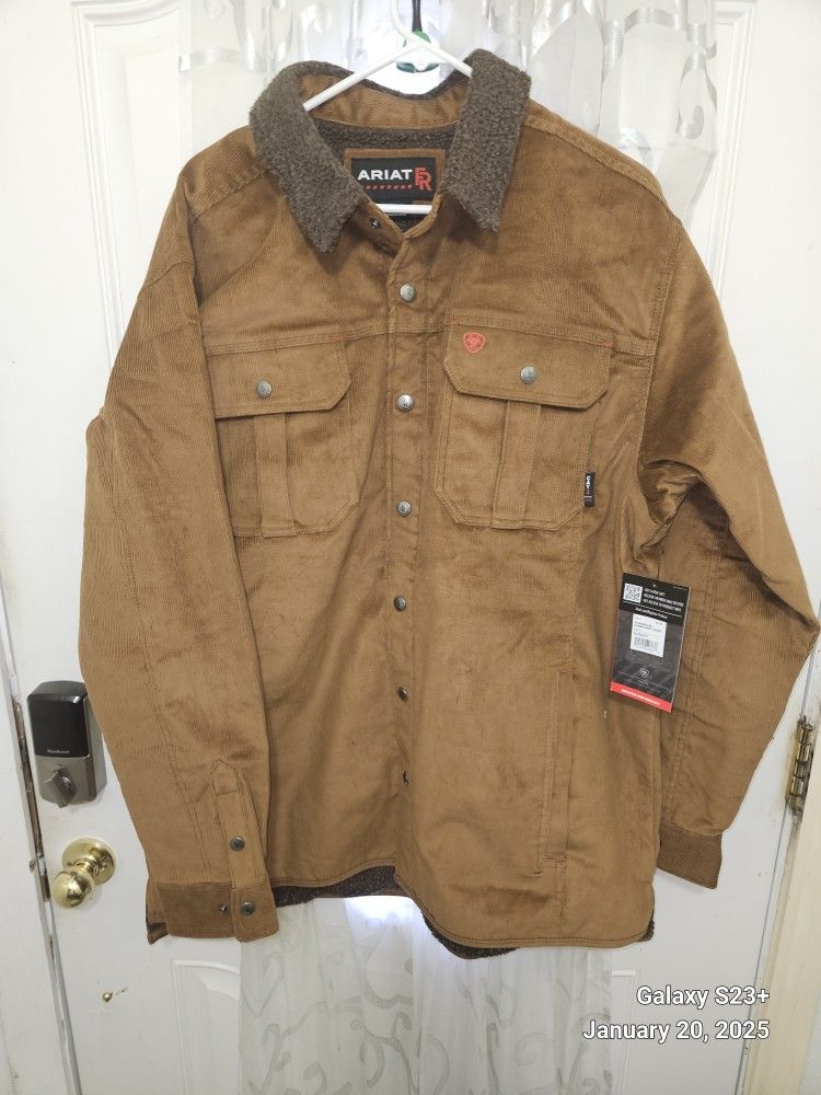 BRAND NEW WHITH TAGS ARIAT FR MEN´S INSULATED JACKET...