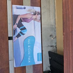 Comfytemp Large Ice Pack for Knee Pain Relief, Reusable Cold Therapy Knee Wrap for Injuries, Swelling(1D)